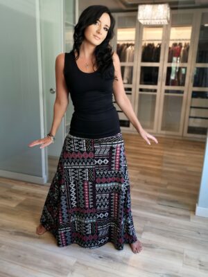 Black basic rayon top.