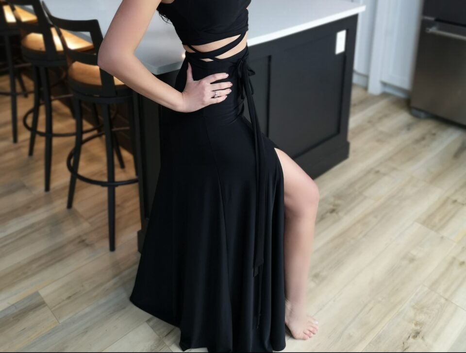 Black maxi single slit skirt.