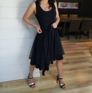 Short navy blue dress.