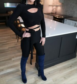 Black long-sleeve crop top.