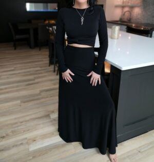 Black classy universal crop wrap top.