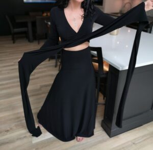 Black classy universal crop wrap top.