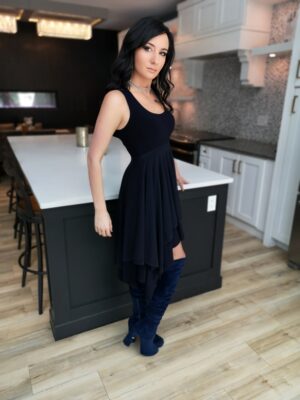 Short navy blue dress.