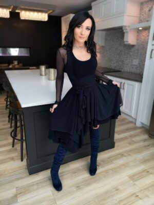 Short navy blue dress.