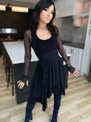 Short navy blue dress.