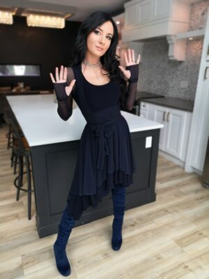 Short navy blue dress.