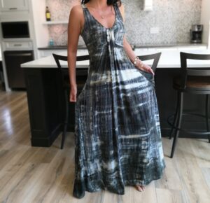 Maxi greenish/gray tie-dye dress.