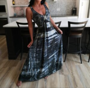 Maxi greenish/gray tie-dye dress.