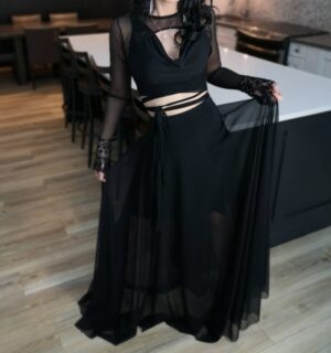 Maxi mesh black skirt.