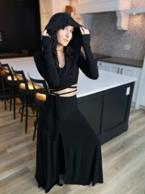 Black hooded long-sleeve crop top.