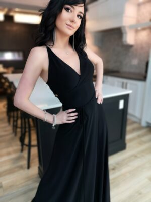 Black maxi v-neck backless dress.