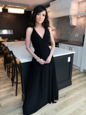Black maxi v-neck backless dress.