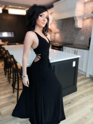 Black maxi v-neck backless dress.