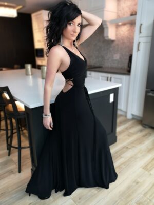 Black maxi v-neck backless dress.