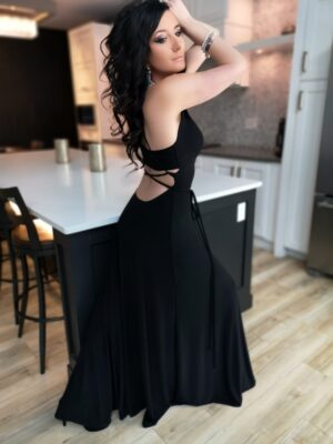 Black maxi v-neck backless dress.