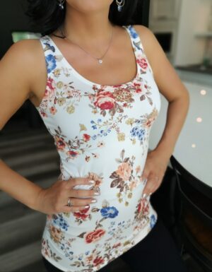 Ivory floral print basic tank top.