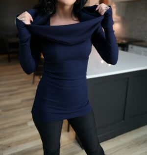 Cowl neck hooded navy fitted tunic top.