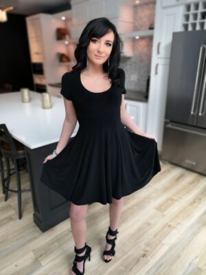 Cute little black dress.