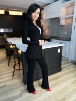 Fitted long-sleeve black cardigan, bamboo blend.