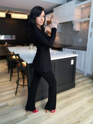 Fitted long-sleeve black cardigan, bamboo blend.