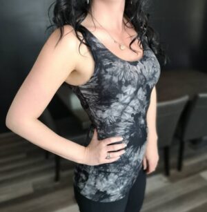 Black tie-dye basic tank top.