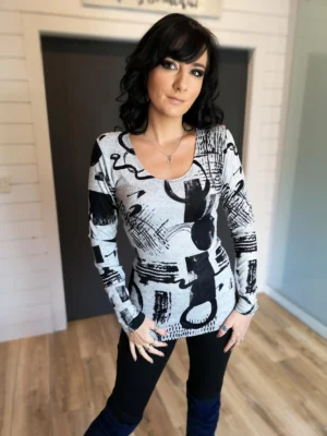 Gorgeous long sleeve, gray and black, abstract print, fitted tunic top.