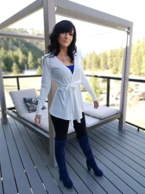 Ivory fitted but flowy cardigan.