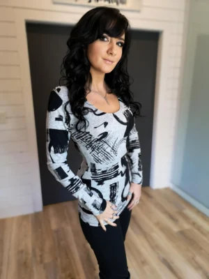 Gorgeous long sleeve, gray and black, abstract print, fitted tunic top.