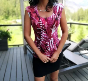 Pink tropical print, cap sleeve, round neck fitted top.