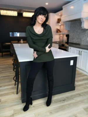 Hooded long sleeve lizard green tunic top.