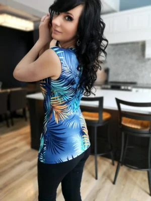 Tropical print fitted cap sleeve top.