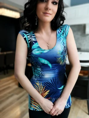 Tropical print fitted cap sleeve top.