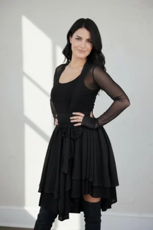 Beautiful double-layered sleeveless tissue hem black short dress.