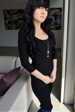 3/4 sleeve black bamboo basic round-neck fitted top.